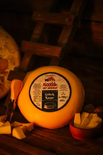 Tam Yağlı Göbek Kaşarı 1 KG