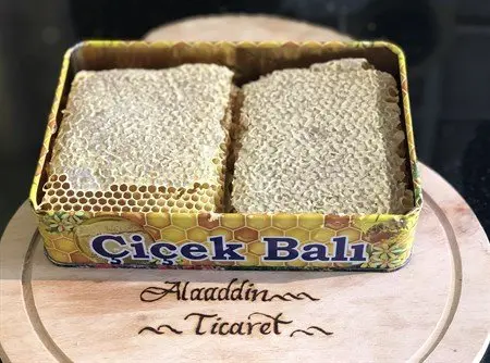 Kars Doğal Petekli Bal 750 Gr