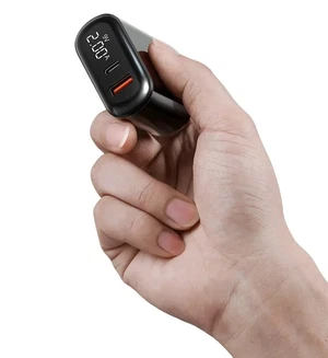 Mcdodo CH-7170 20W 1xUSB 1xType-C Girişli LED Göstergeli Şarj Adaptörü Siyah - Görsel 4