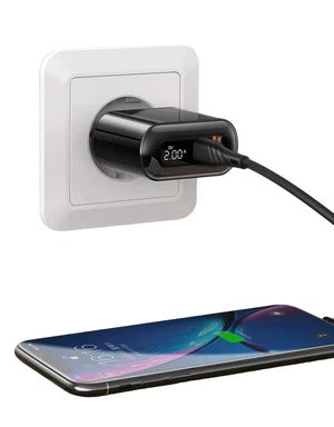 Mcdodo CH-7170 20W 1xUSB 1xType-C Girişli LED Göstergeli Şarj Adaptörü Siyah - Görsel 5