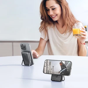 Mcdodo MC-1511 20w 10000 mAh Katlanabilir Magsafe Powerbank Siyah - Görsel 3
