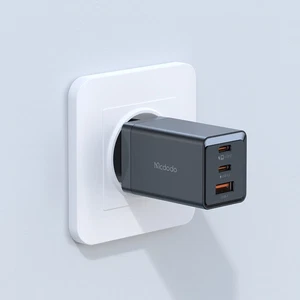 Mcdodo CH-1543 67W GaN 5 Pro 2xType-C + 1xUSB Hızlı Şarj Adaptörü ve Type-C to Type-C Şarj Kablosu Siyah - Görsel 10