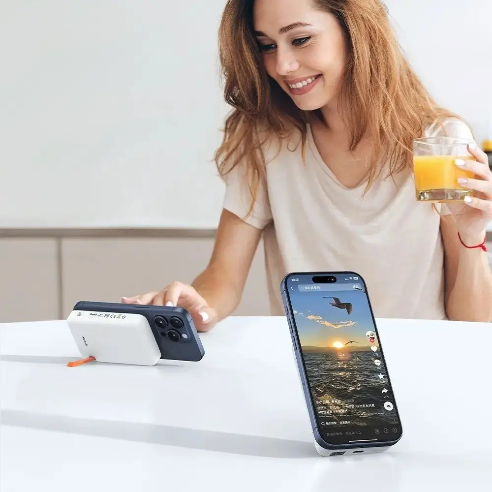 MCDODO MC-5100 15W 10000MAH STANDLI MANYETİK KABLOSUZ POWERBANK- BEYAZ - Görsel 6