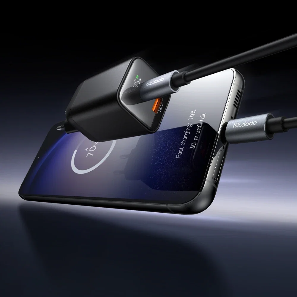 Mcdodo CH-8590 YGS 65W Dijital Ekranlı USB-A USB-C Hızlı Şarj Adaptörü - Görsel 3
