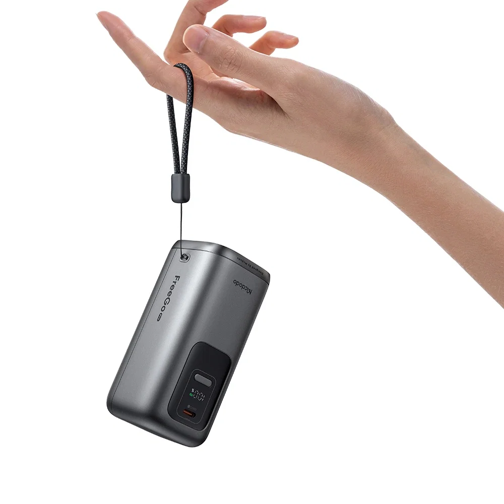 Mcdodo MC-8501 FreeGo 45W 3'ü 1 Arada 10000mAh Dahili Geri Çekilebilir Type-C Kablo, AC Prize Takılabilir Şarj Adaptörlü Powerbank Siyah(Universial Priz Uçları) - Görsel 7